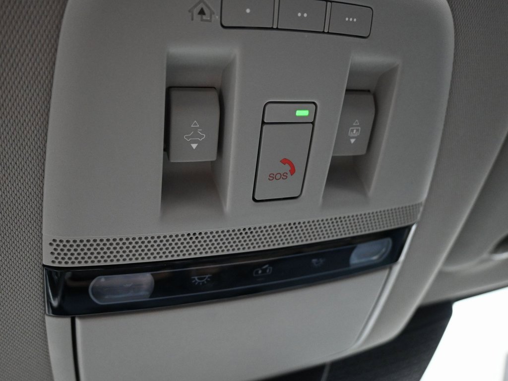 Used 2023 Nissan Ariya image 16