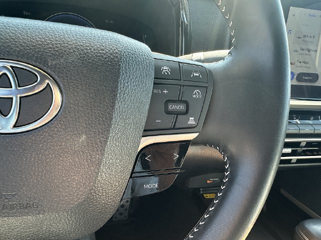 Used 2025 Toyota Camry SE FWD image 26