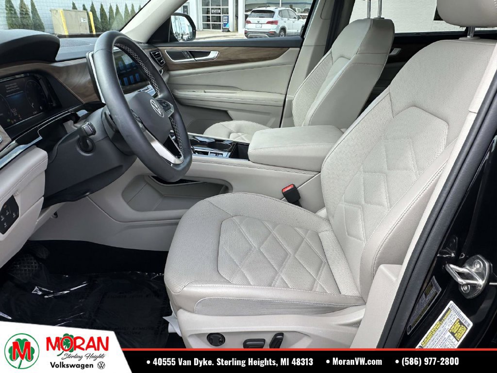 Certified 2024 Volkswagen Atlas SE w/ Black Wheel Package AWD/4WD image 18