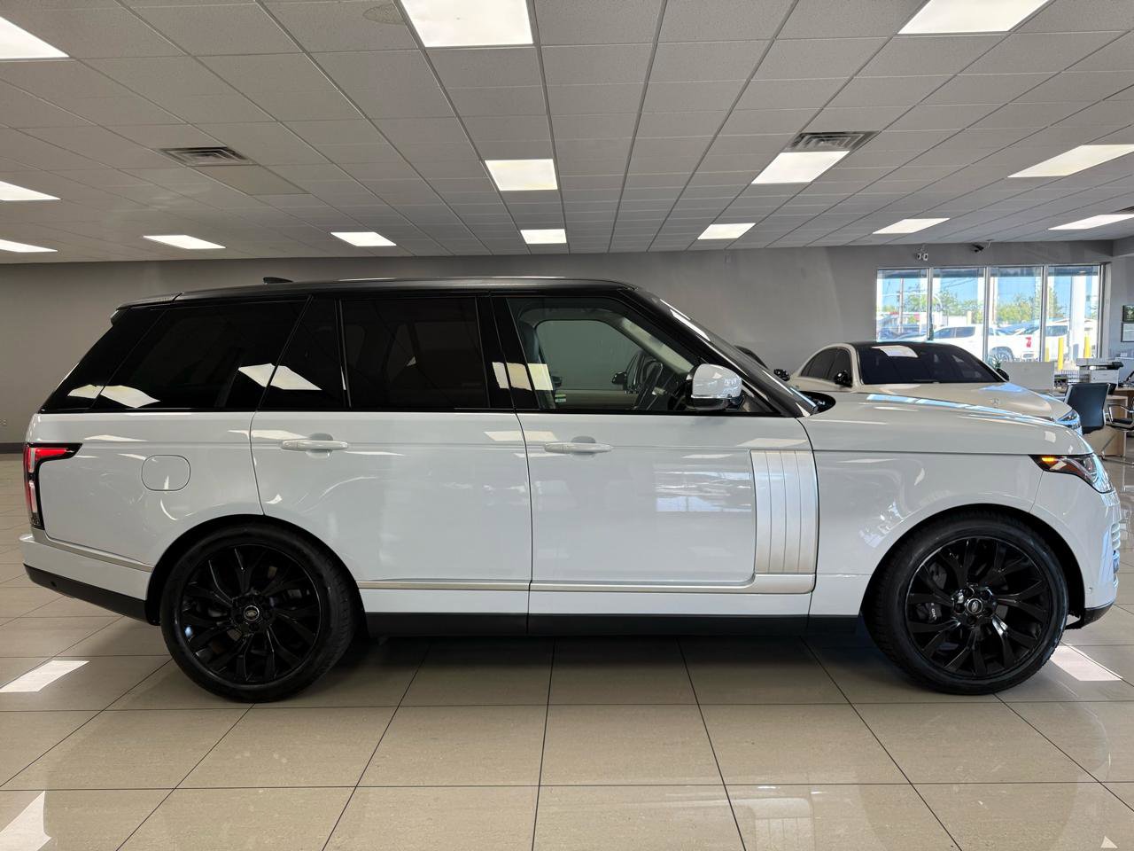 Used 2019 Land Rover Range Rover HSE AWD/4WD image 6