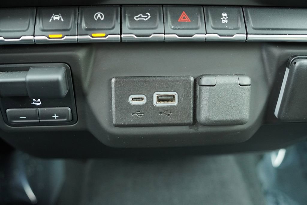 Certified 2024 Chevrolet Silverado 1500 Custom image 26