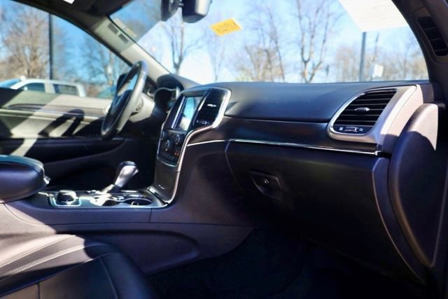 Used 2018 Jeep Grand Cherokee Limited image 37