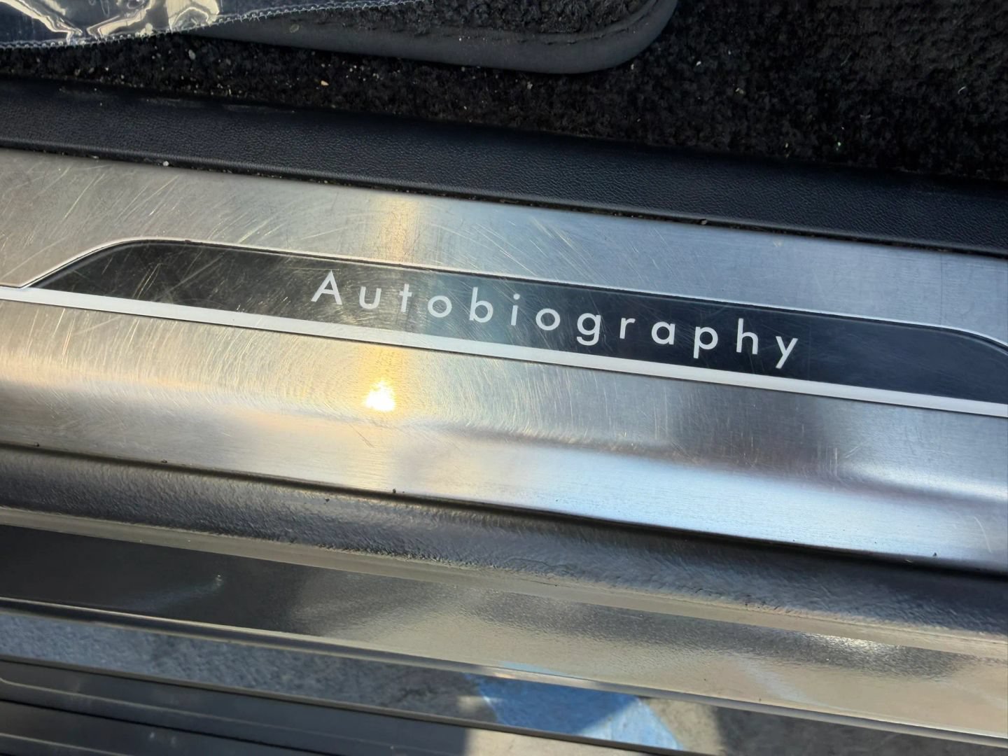 Used 2025 Land Rover Range Rover Long Wheelbase Autobiography AWD/4WD image 10