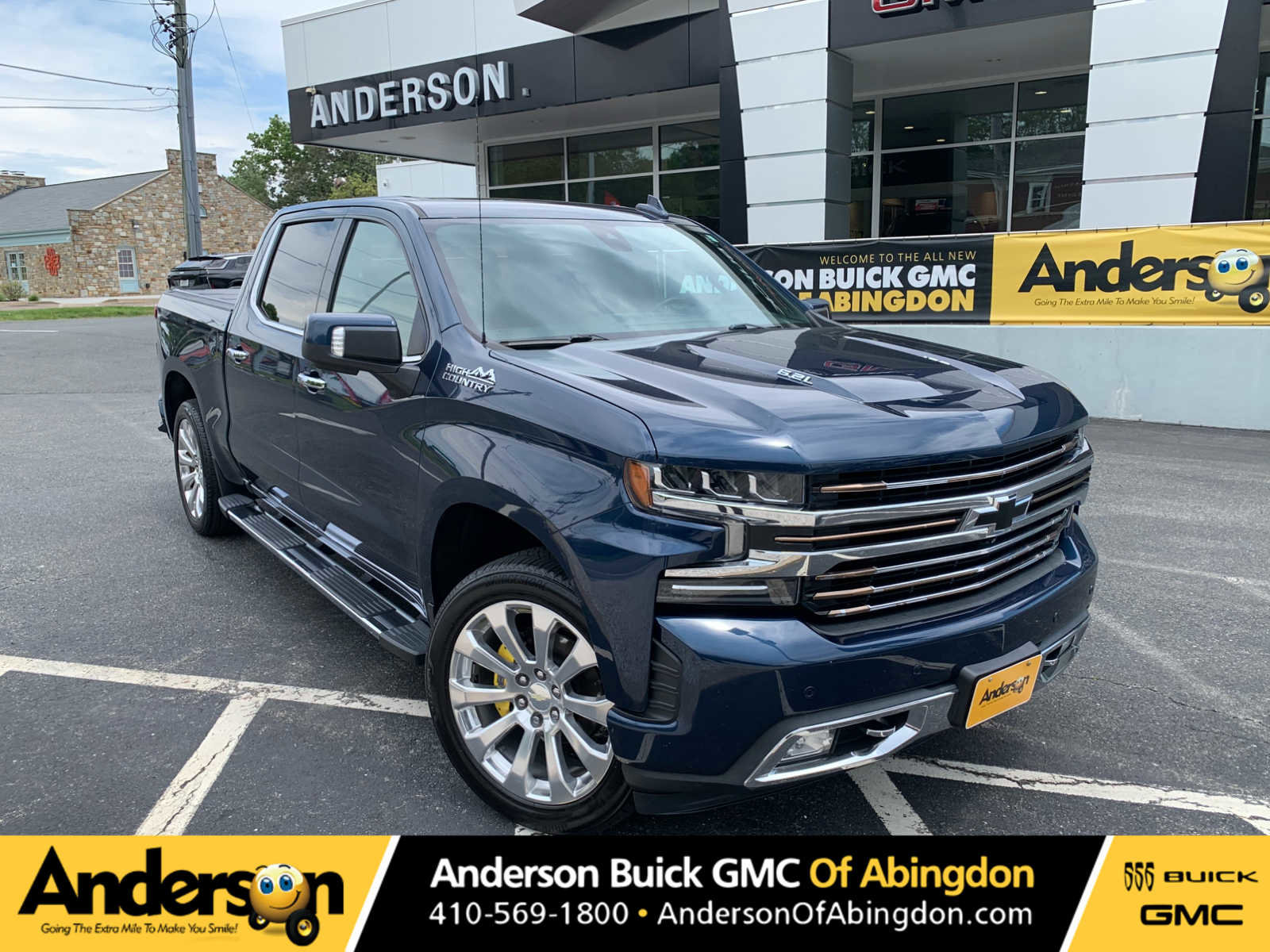 Used 2019 Chevrolet Silverado 1500 High Country w/ Technology Package AWD/4WD image 1