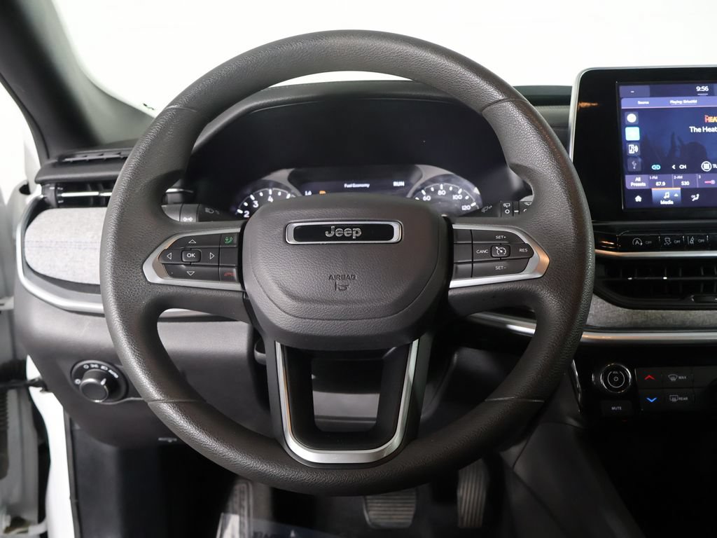 Used 2025 Jeep Compass Sport AWD/4WD image 32