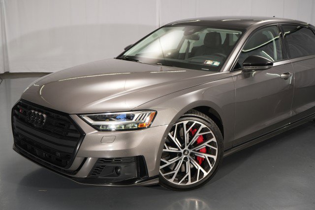 Used 2021 Audi S8 L w/ S8 Executive Package AWD/4WD image 3