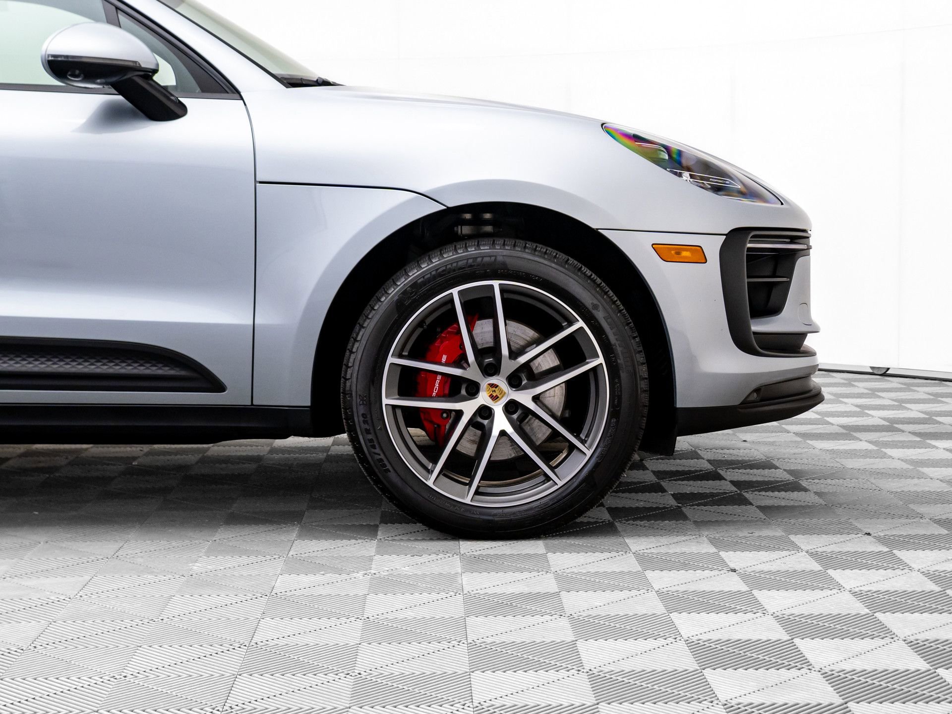 Certified 2023 Porsche Macan S image 34