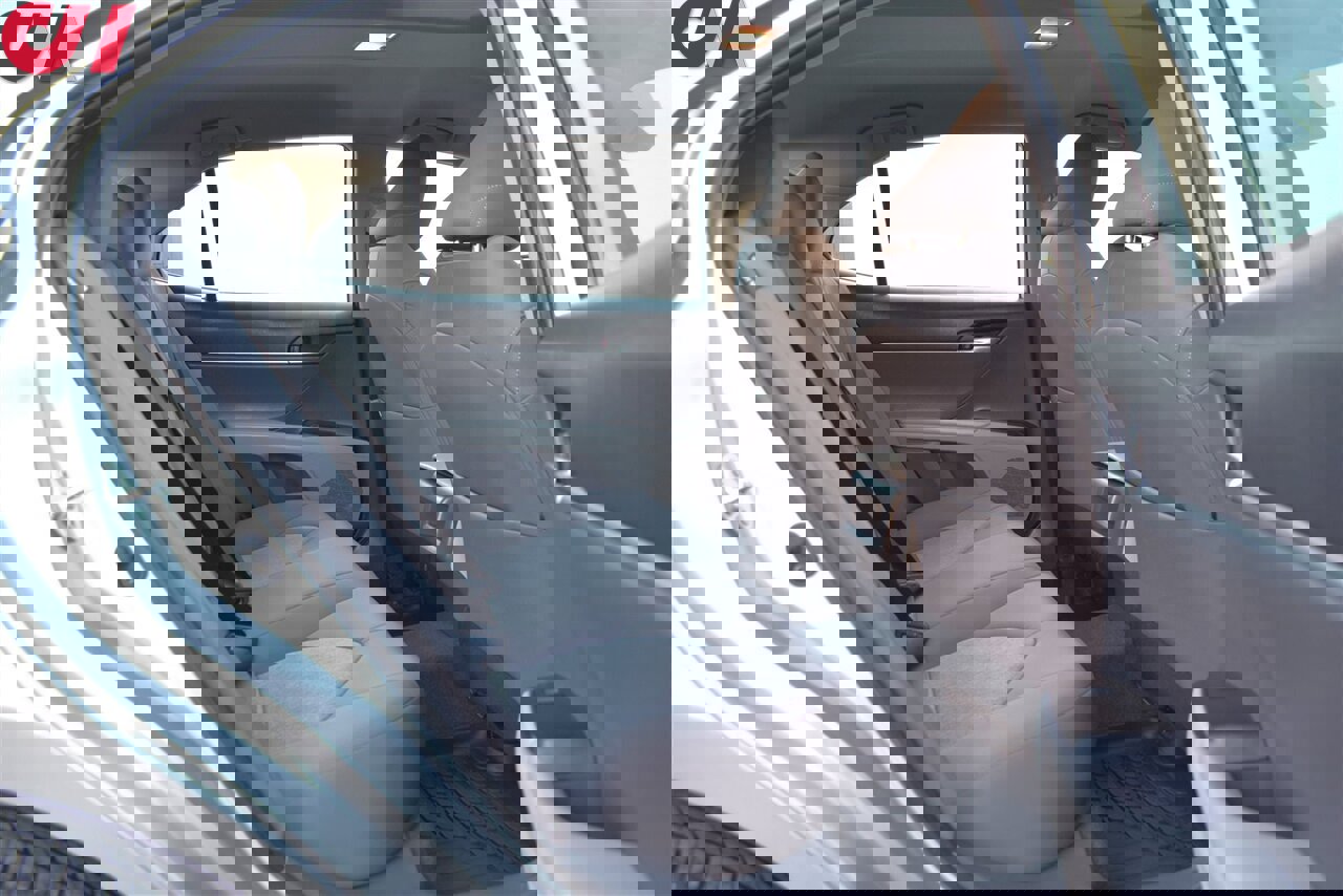 Used 2022 Toyota Camry LE AWD/4WD image 26