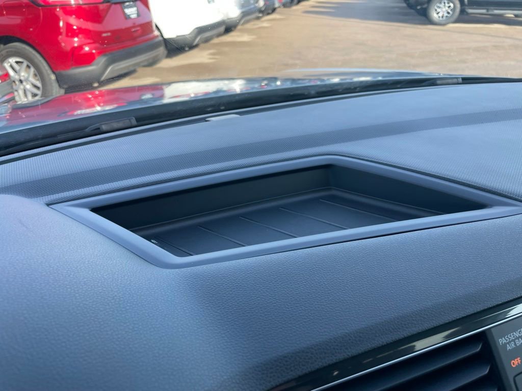 Used 2024 Volkswagen Tiguan SE image 45