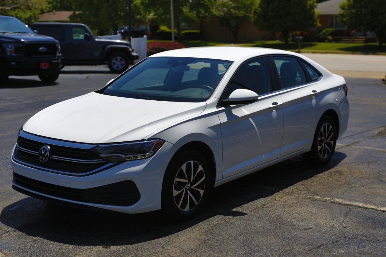 Used 2024 Volkswagen Jetta S FWD image 3