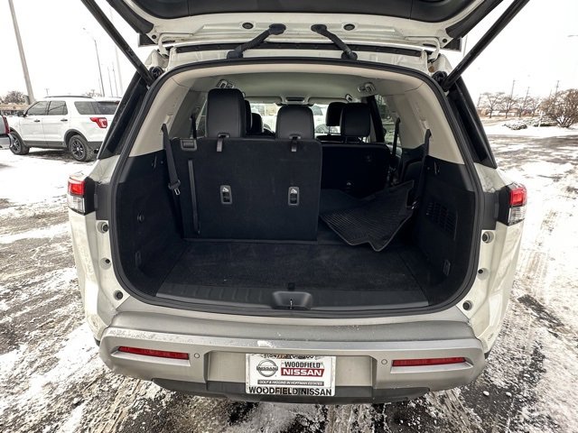 Certified 2024 Nissan Pathfinder SL image 14