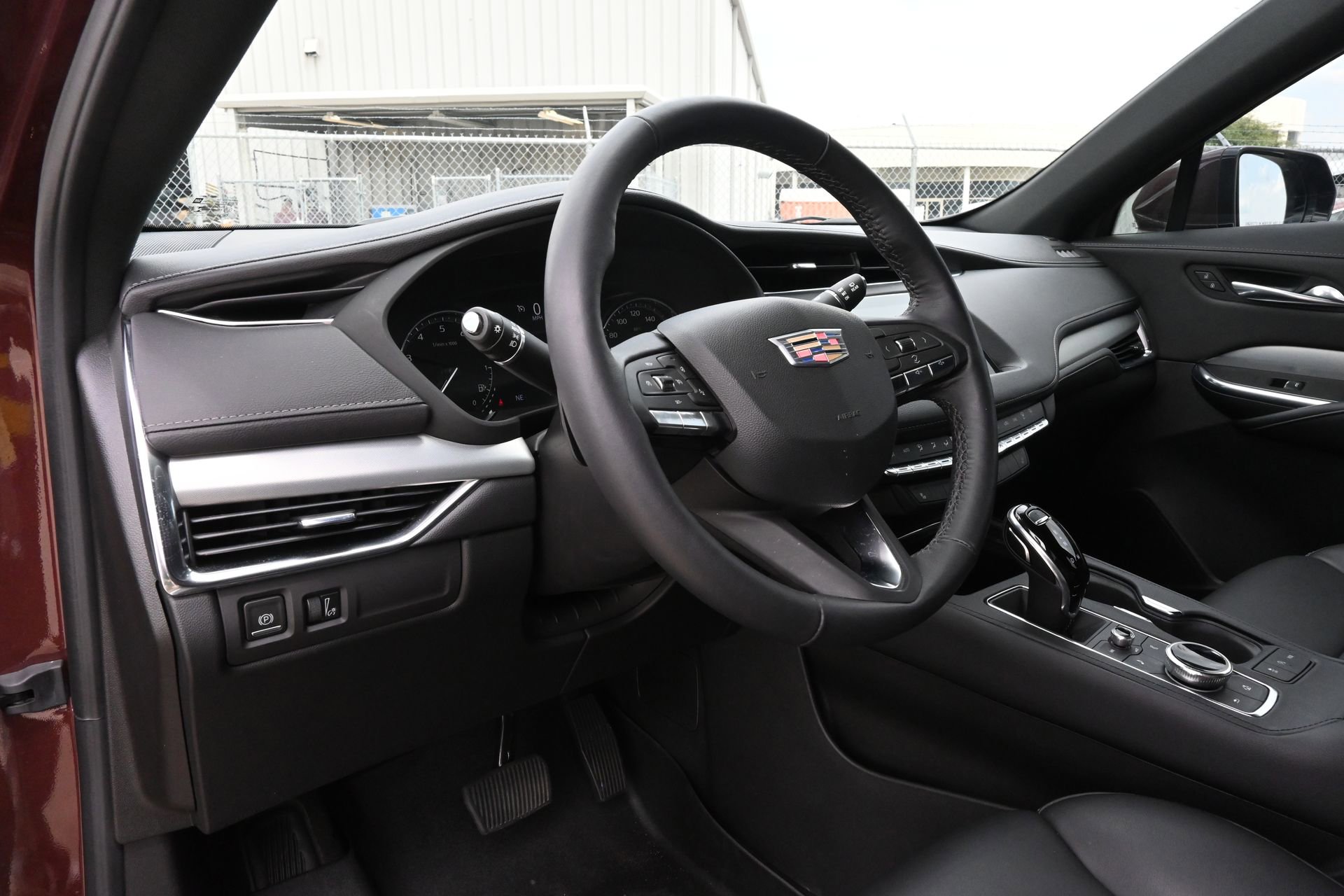 Used 2022 Cadillac XT4 Premium Luxury w/ Enhanced Visibility Package FWD image 17