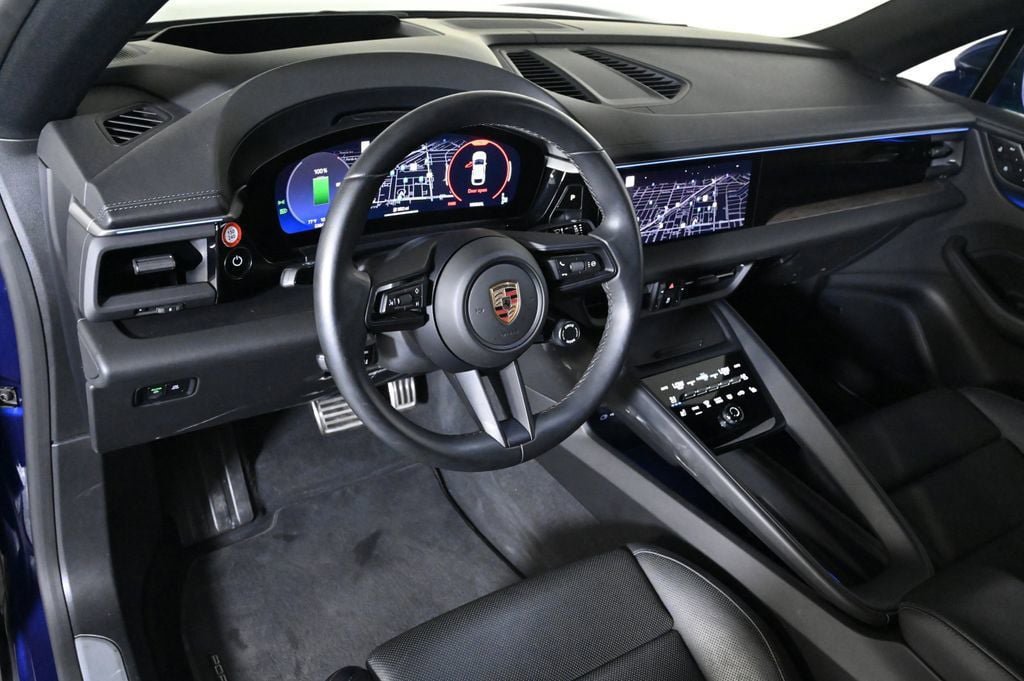Certified 2024 Porsche Macan 4 Electric AWD/4WD image 4