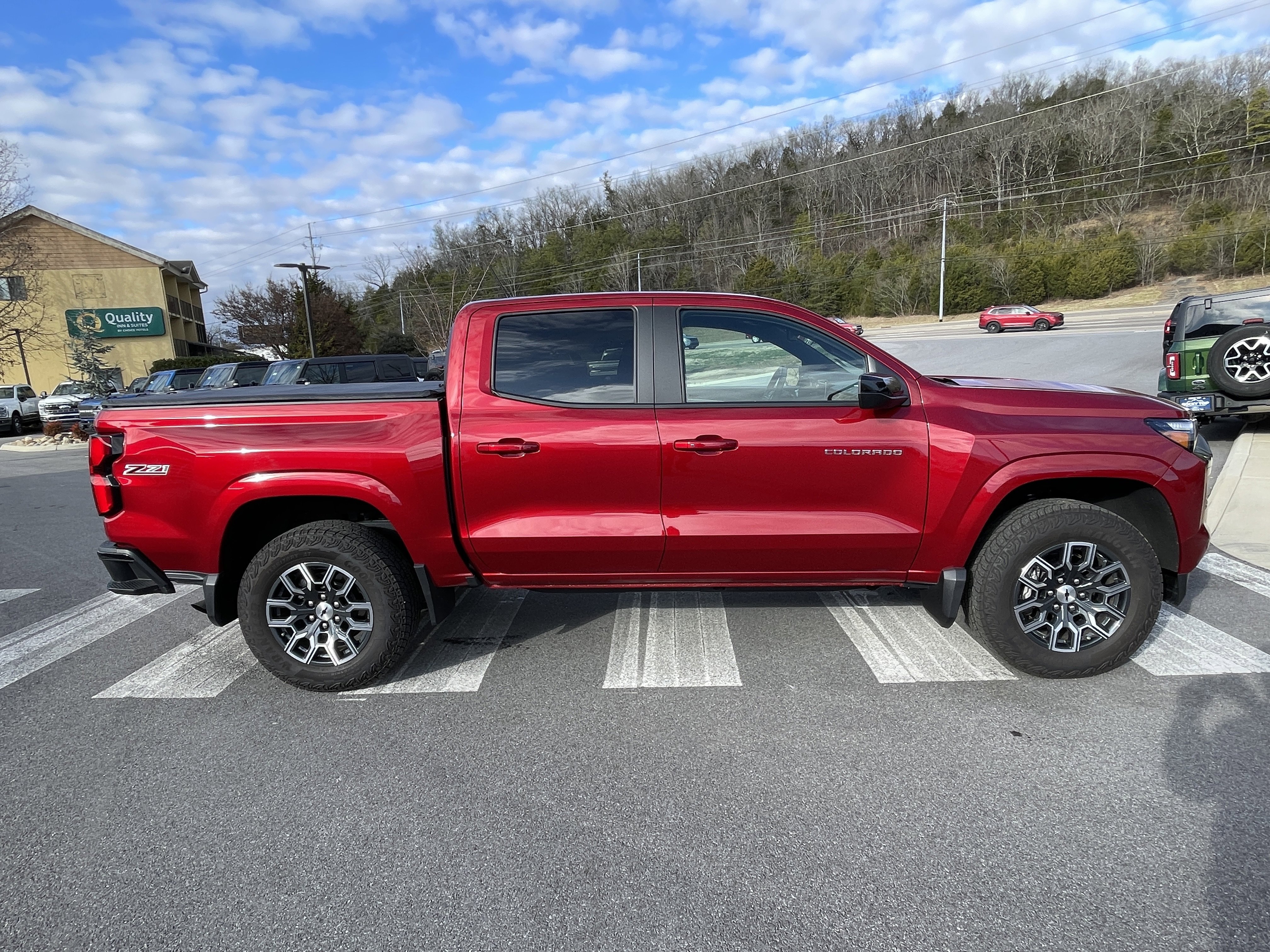 Used 2024 Chevrolet Colorado Z71 w/ Z71 Convenience Package 2 image 4