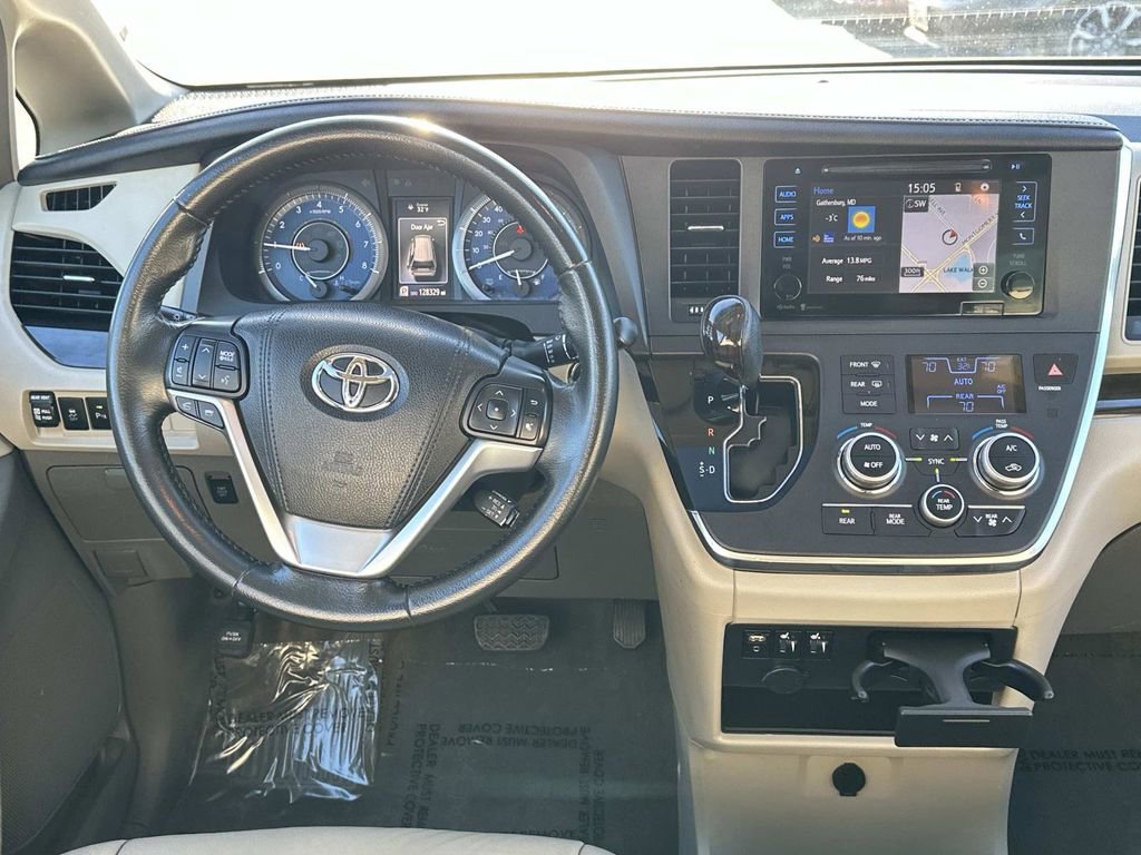 Used 2015 Toyota Sienna Limited image 10