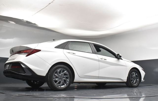 Used 2024 Hyundai Elantra SEL FWD image 36