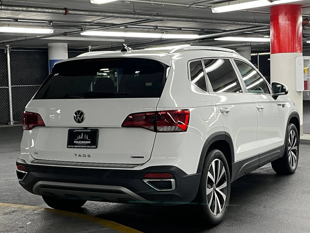 Used 2022 Volkswagen Taos SE w/ Panoramic Sunroof Package AWD/4WD image 6