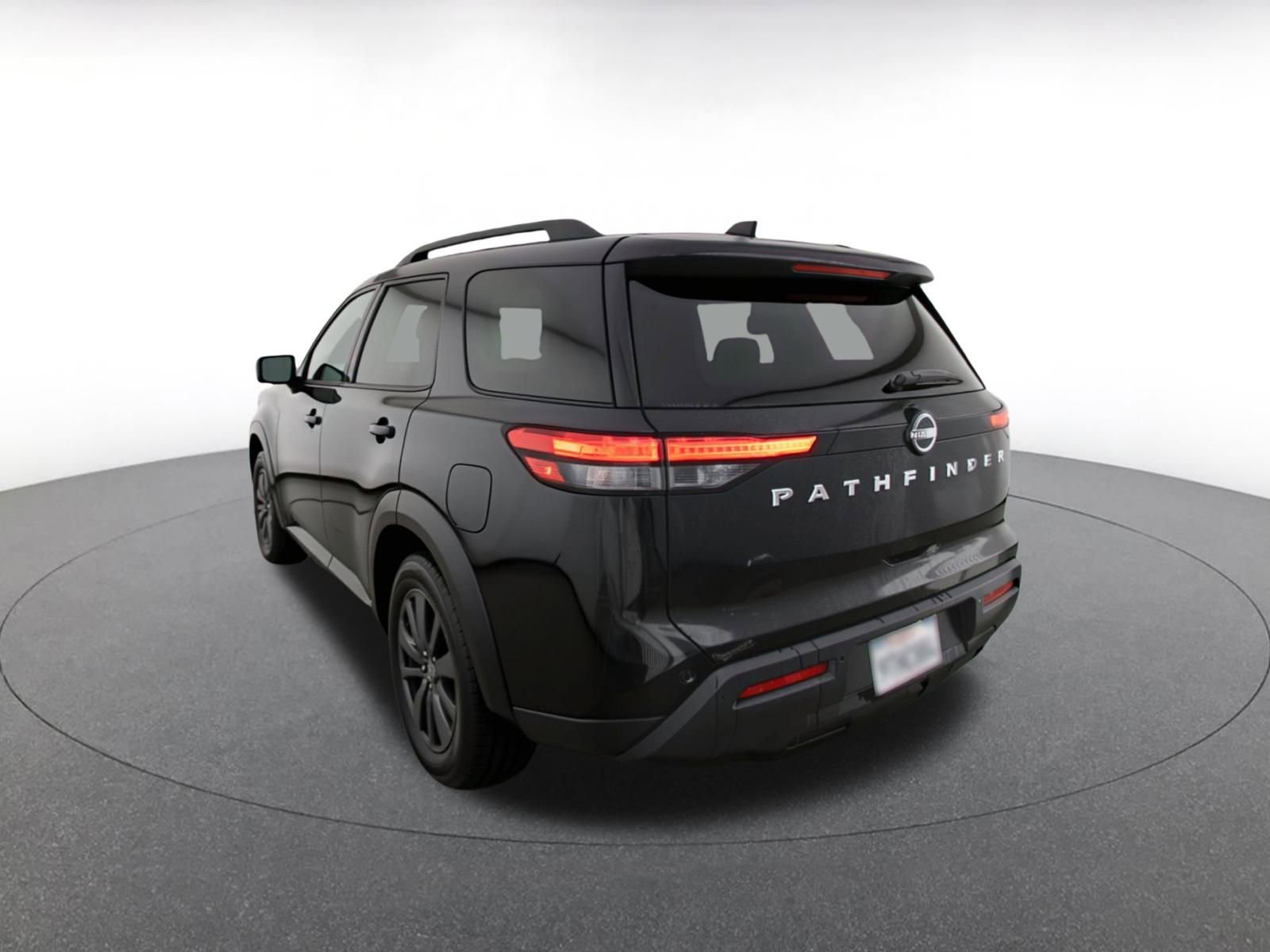 Used 2025 Nissan Pathfinder SV FWD image 6