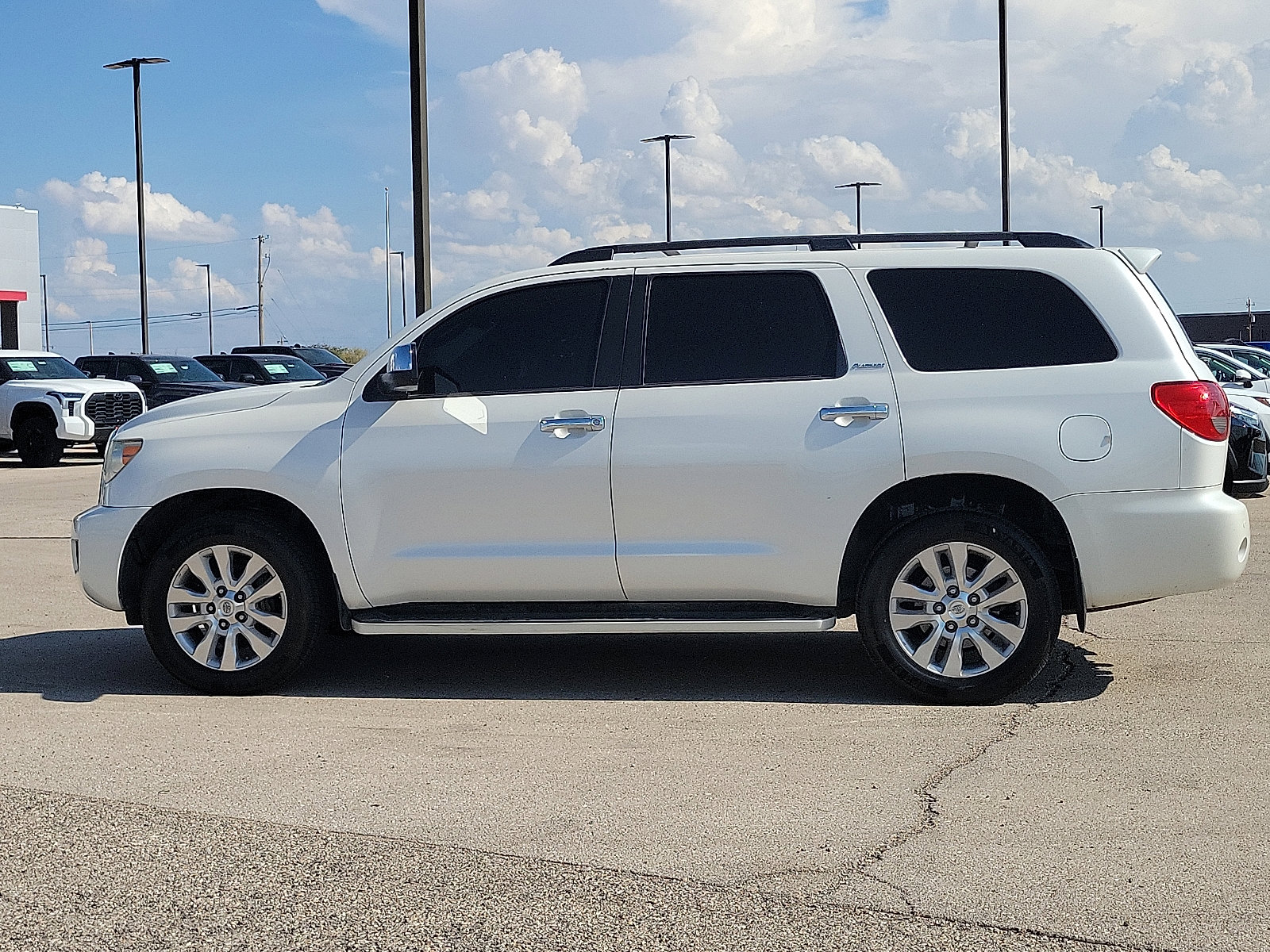 Used 2016 Toyota Sequoia Platinum image 2