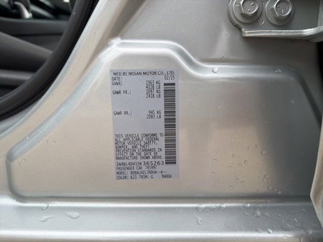 Used 2025 Nissan Altima 2.5 SV FWD image 9