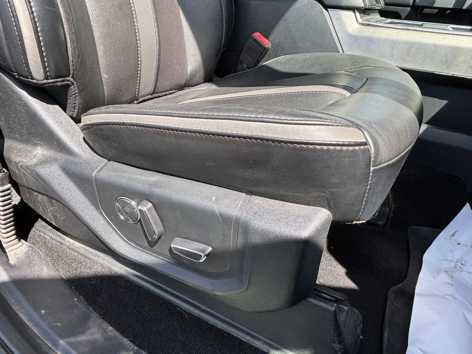 Used 2019 Ford F350 Platinum w/ Platinum Ultimate Package AWD/4WD image 19