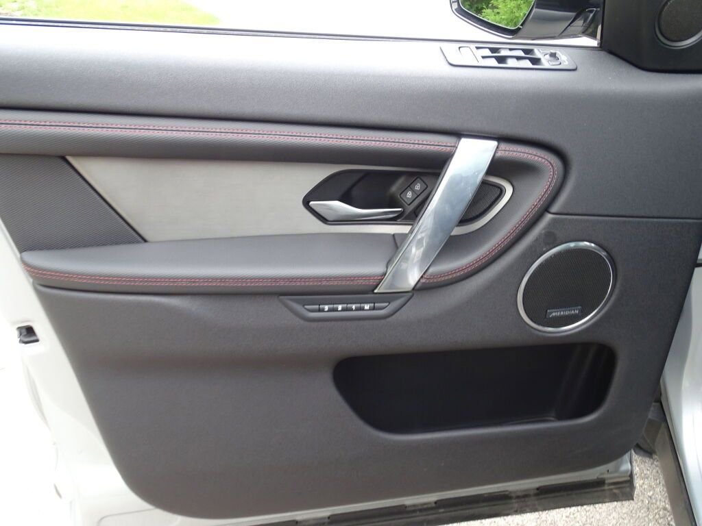 Used 2022 Land Rover Discovery Sport S R-Dynamic image 25