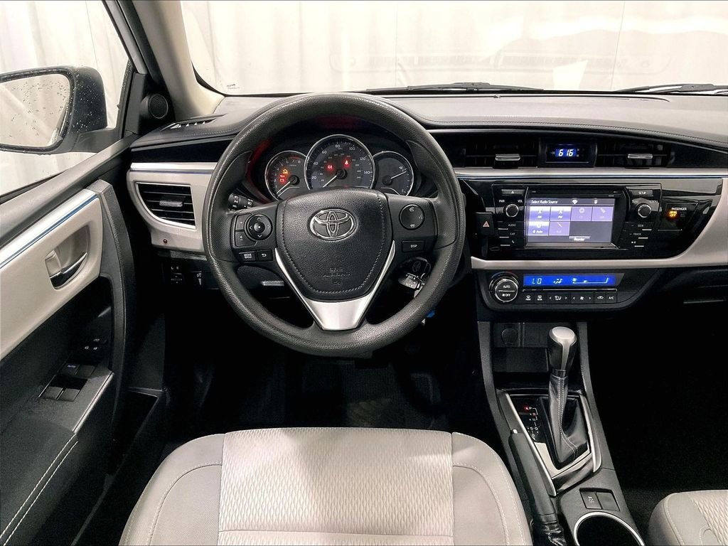 Used 2014 Toyota Corolla LE FWD image 17