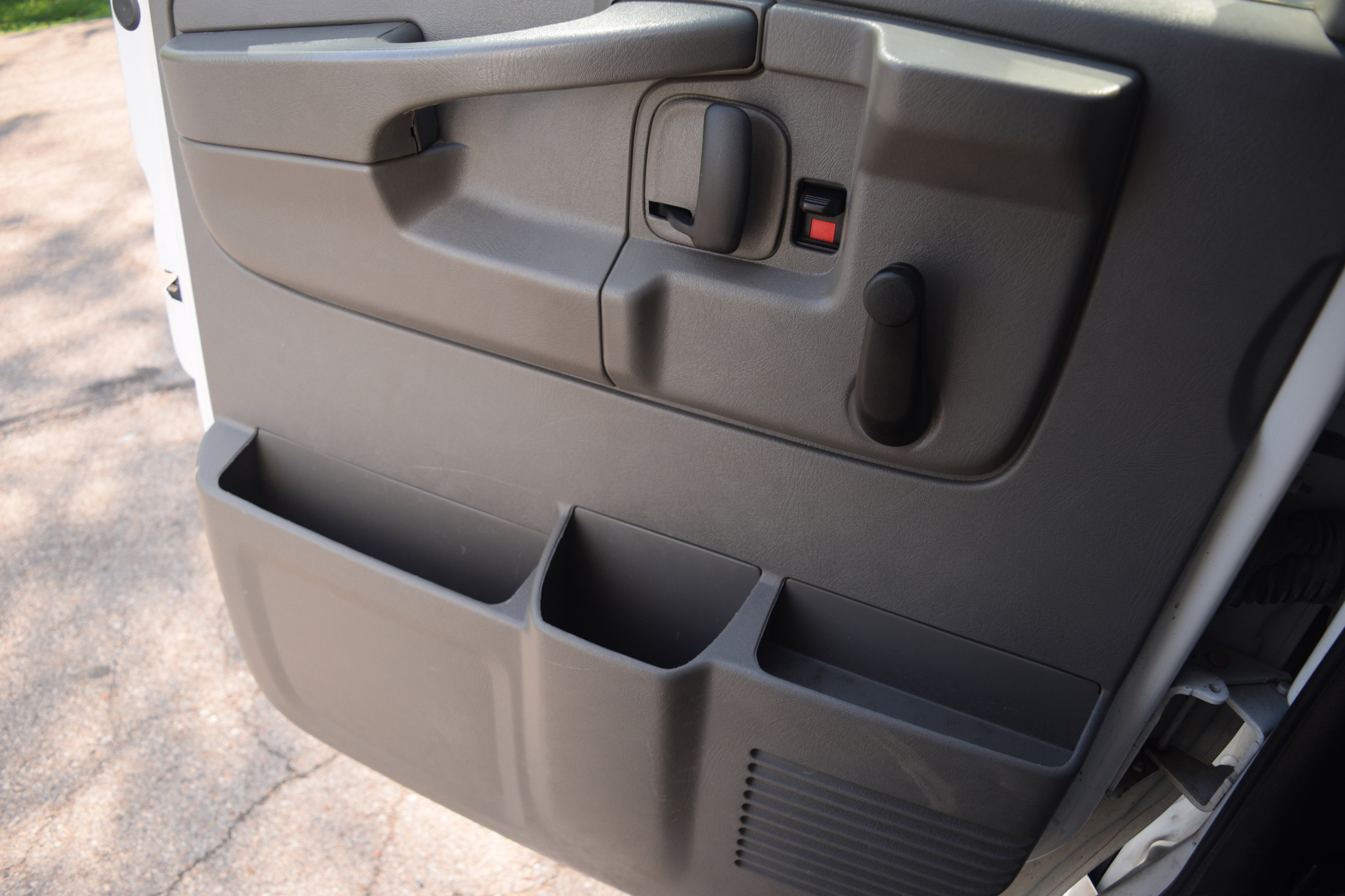 Used 2014 Chevrolet Express 3500 RWD image 8