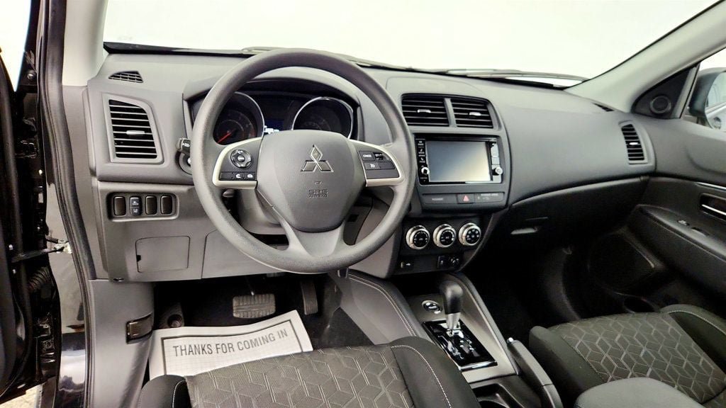 Used 2025 Mitsubishi Outlander Sport LE AWD/4WD image 12