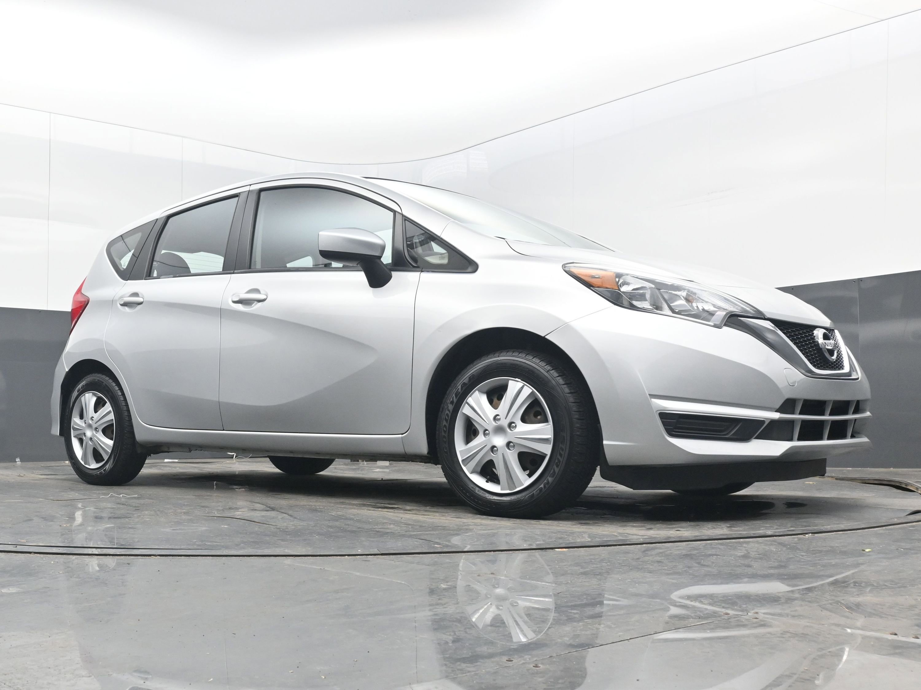 Used 2019 Nissan Versa Note SV image 6