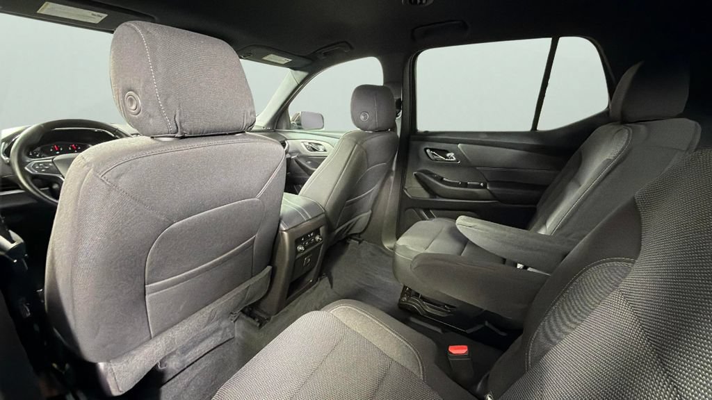Used 2022 Chevrolet Traverse LT FWD image 28