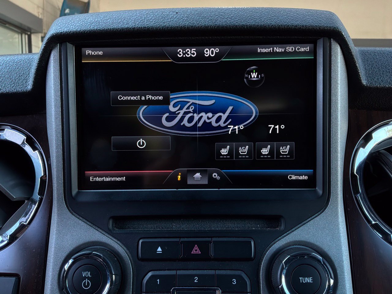 Used 2015 Ford F250 Lariat w/ Lariat Ultimate Package AWD/4WD image 42