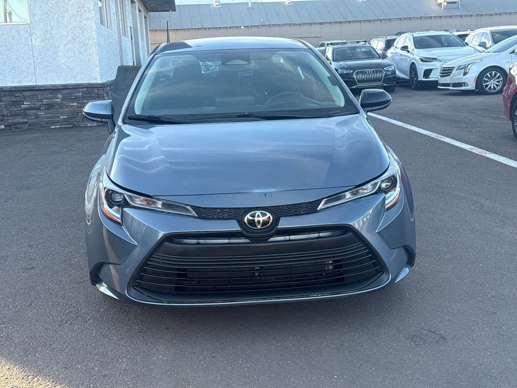 Used 2023 Toyota Corolla LE image 2
