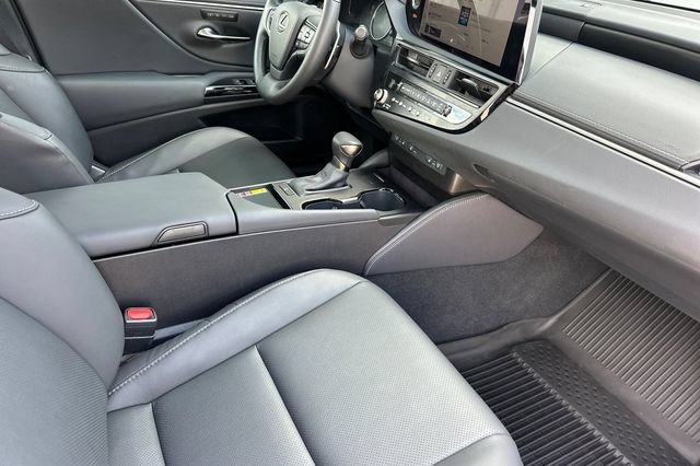 Used 2025 Lexus ES 350 w/ Premium Package FWD image 18