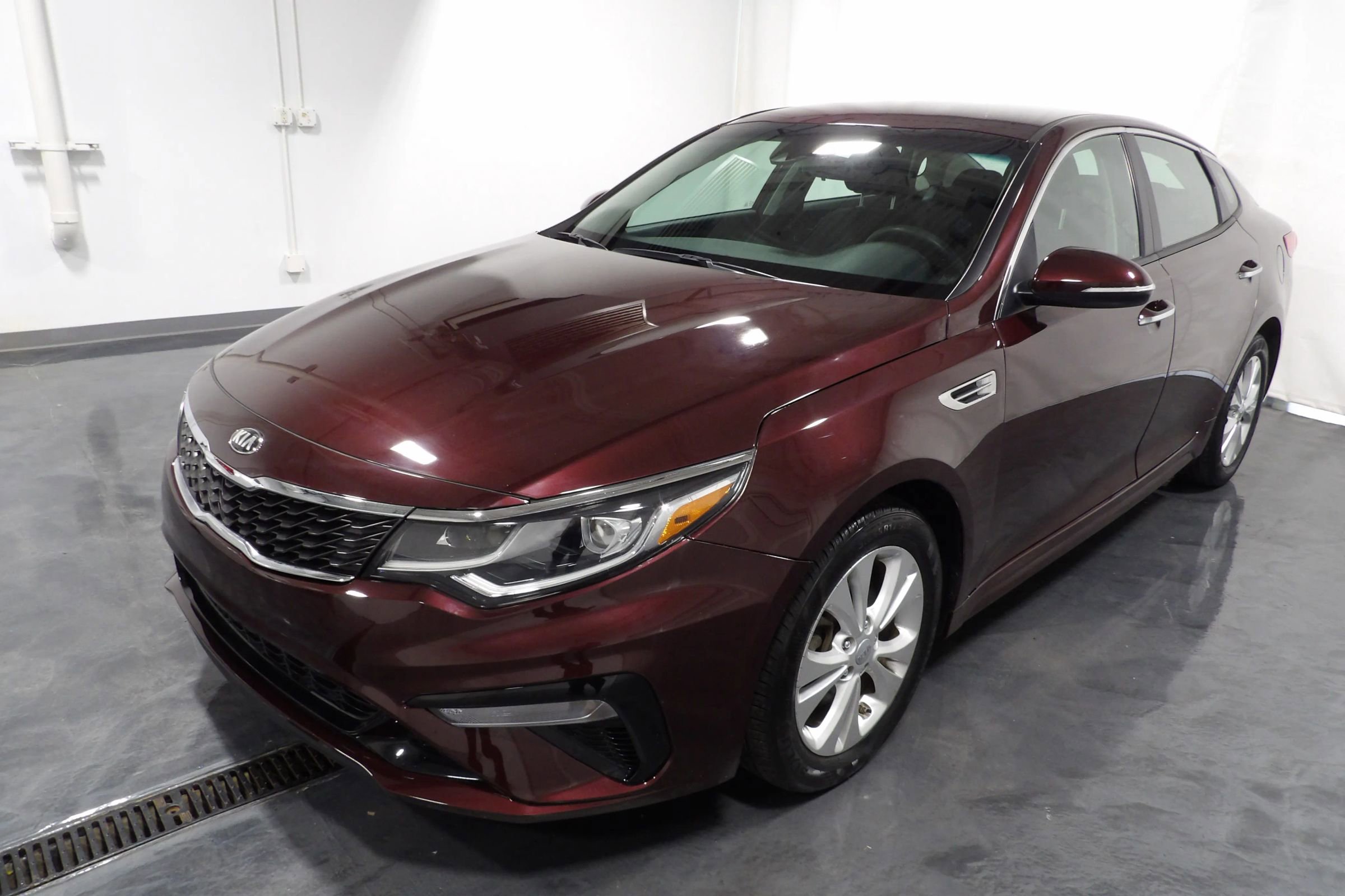 Used 2019 Kia Optima LX w/ LX 17" Wheel Package image 3
