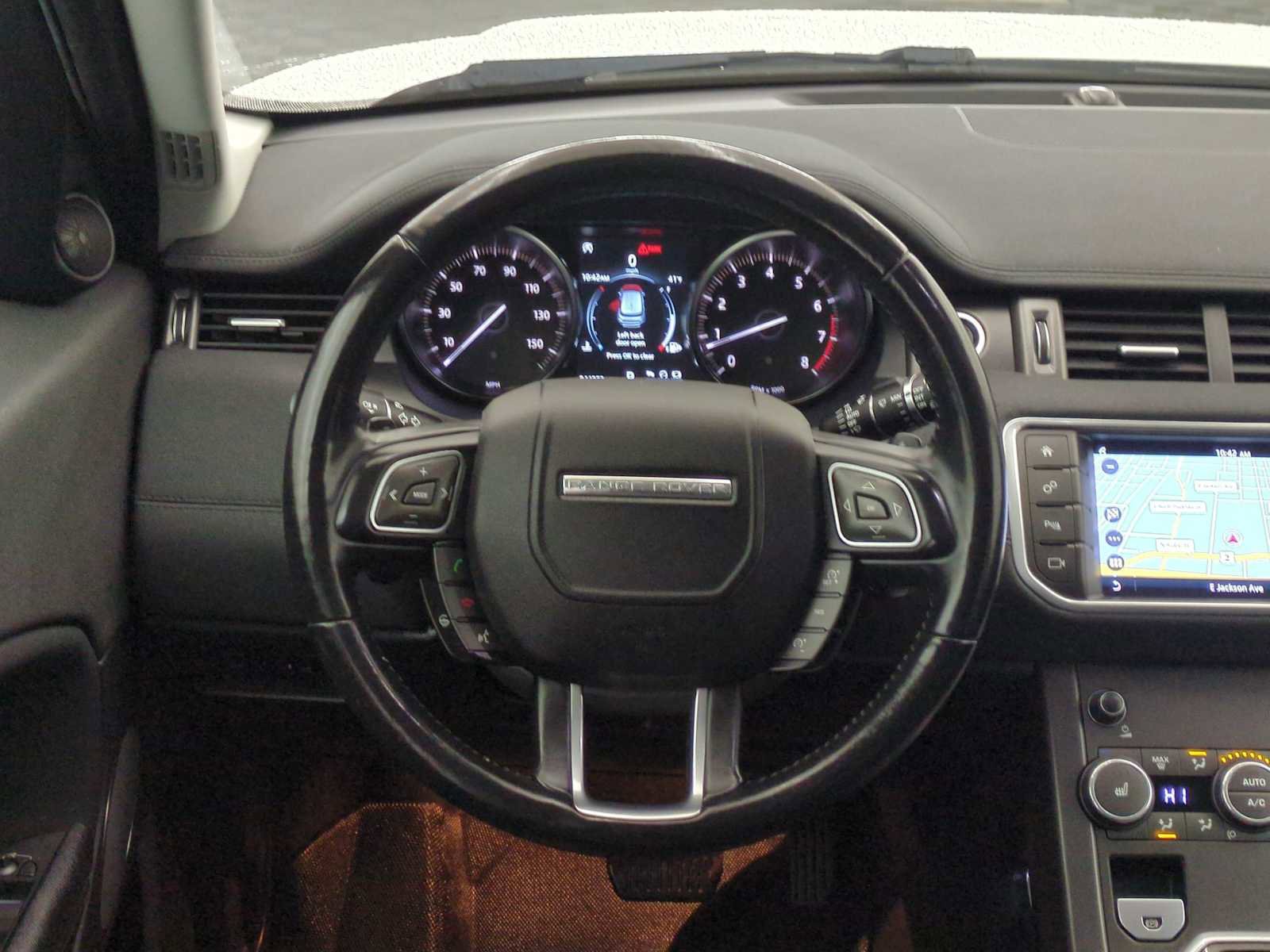 Used 2019 Land Rover Range Rover Evoque SE image 21