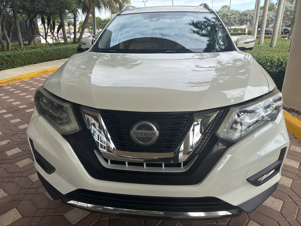 Used 2018 Nissan Rogue SL w/ Premium Package image 4