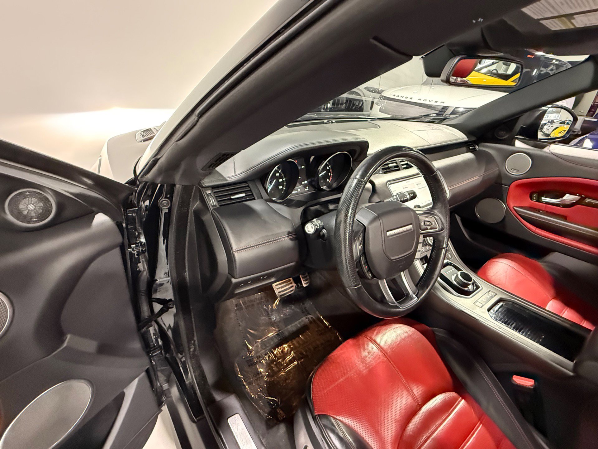 Used 2018 Land Rover Range Rover Evoque HSE Dynamic image 24