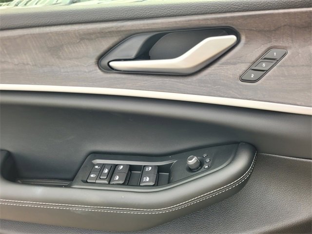 New 2025 Jeep Grand Cherokee Limited image 22