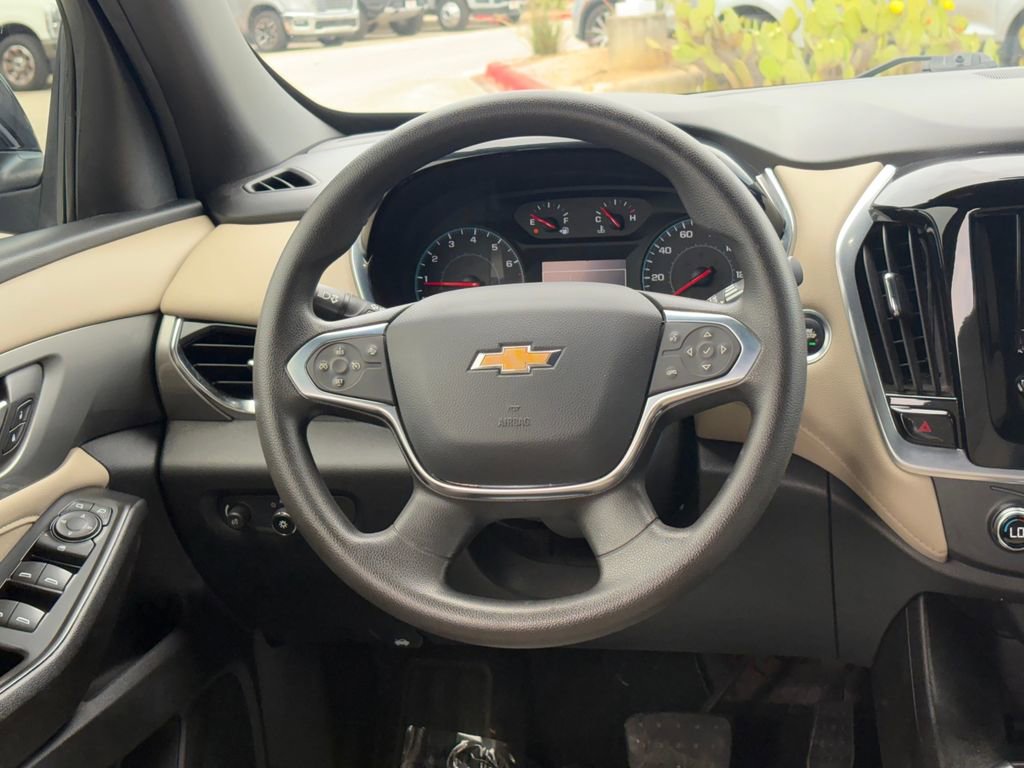 Used 2022 Chevrolet Traverse LS FWD image 24