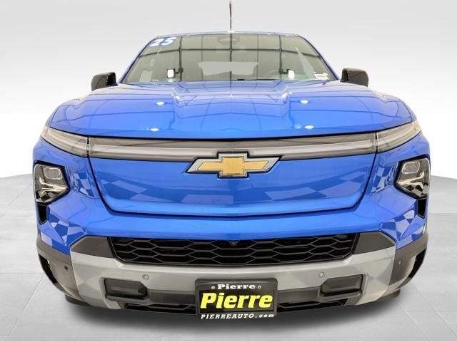 Used 2025 Chevrolet Silverado EV LT image 9