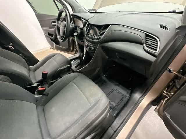 Used 2018 Chevrolet Trax LS FWD image 18