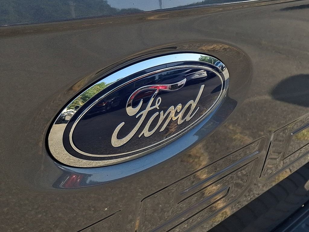 Used 2022 Ford F150 Lariat w/ Trailer Tow Package image 30