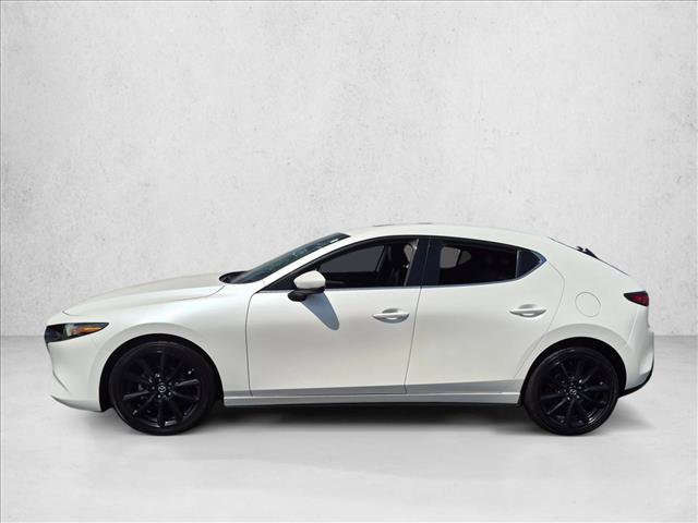 Used 2020 MAZDA MAZDA3 Hatchback w/ Premium Package FWD image 2