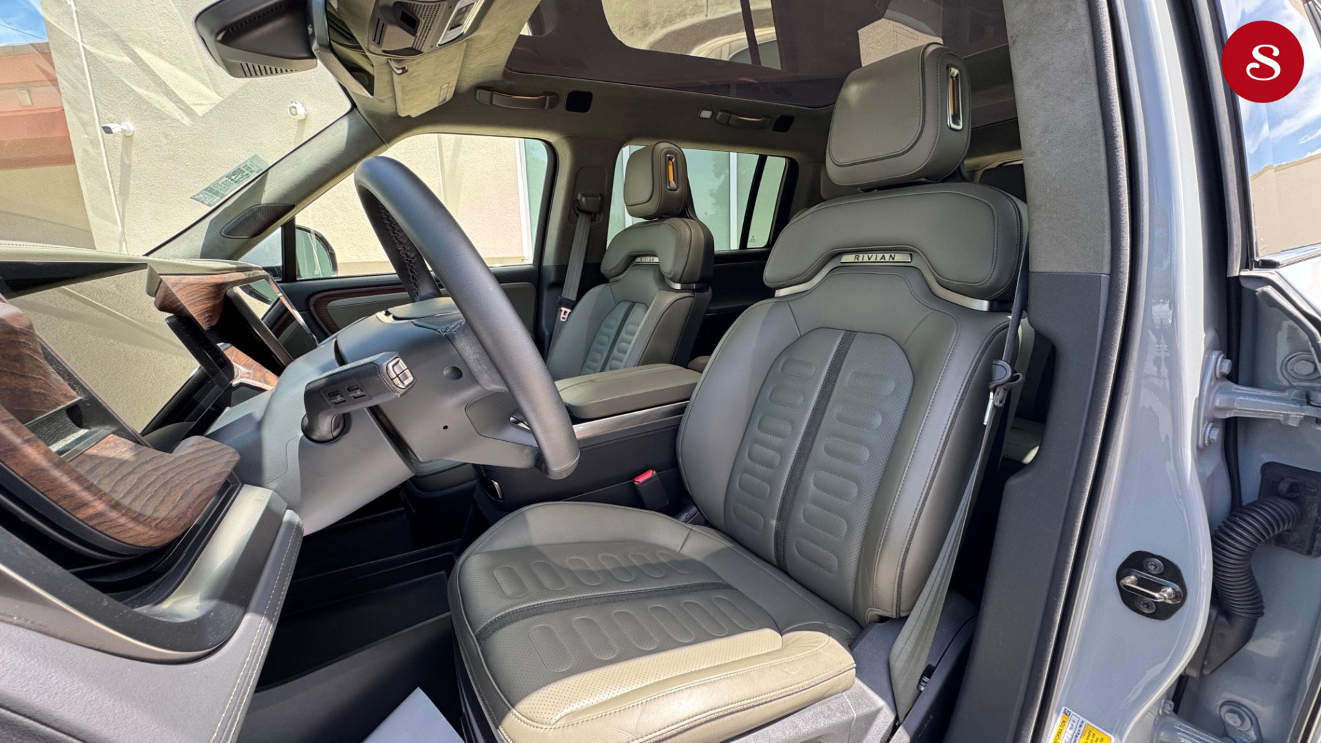 Used 2023 Rivian R1S Adventure AWD/4WD image 21