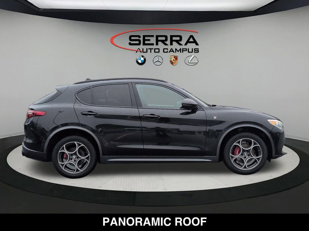 Used 2023 Alfa Romeo Stelvio Ti AWD/4WD image 12