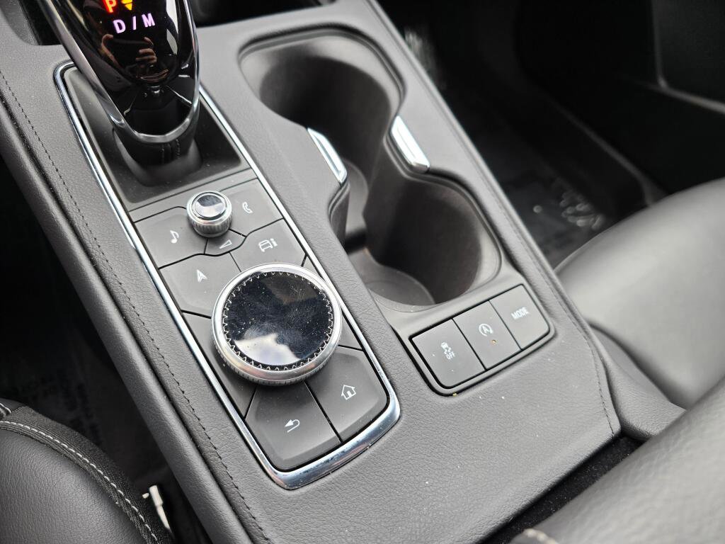 Used 2024 Cadillac XT4 Premium Luxury image 34