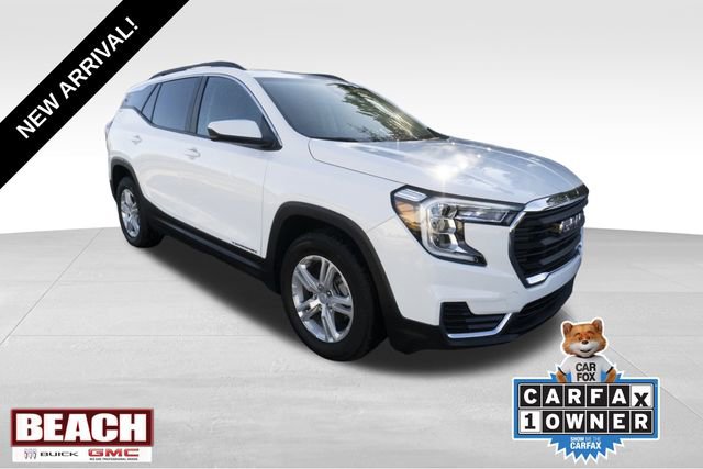 Used 2024 GMC Terrain SLE w/ Driver Convenience Package image 1