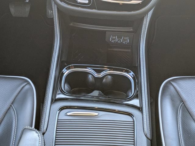 Used 2025 Chrysler Pacifica Limited FWD image 15