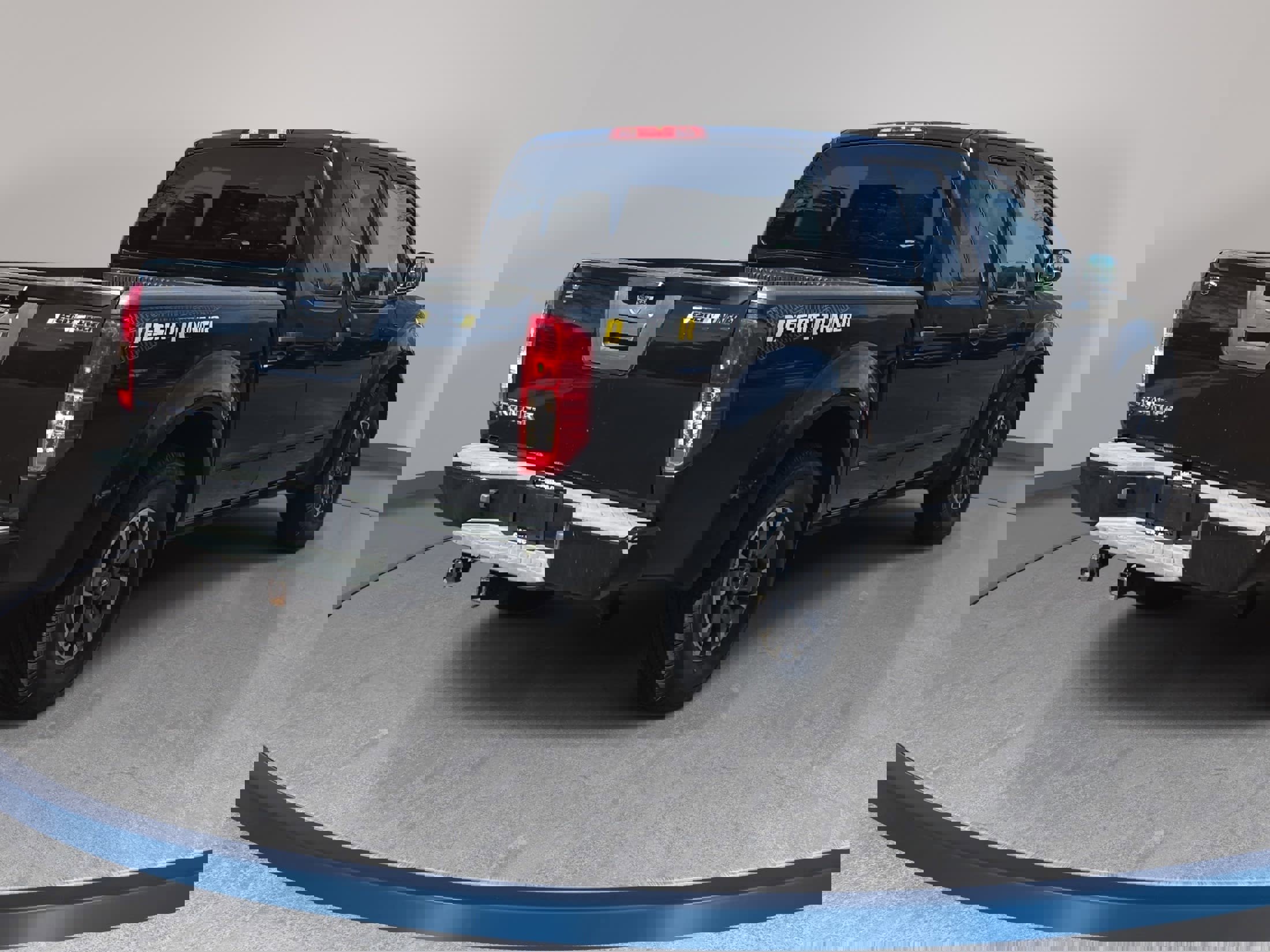 Used 2015 Nissan Frontier Desert Runner image 5